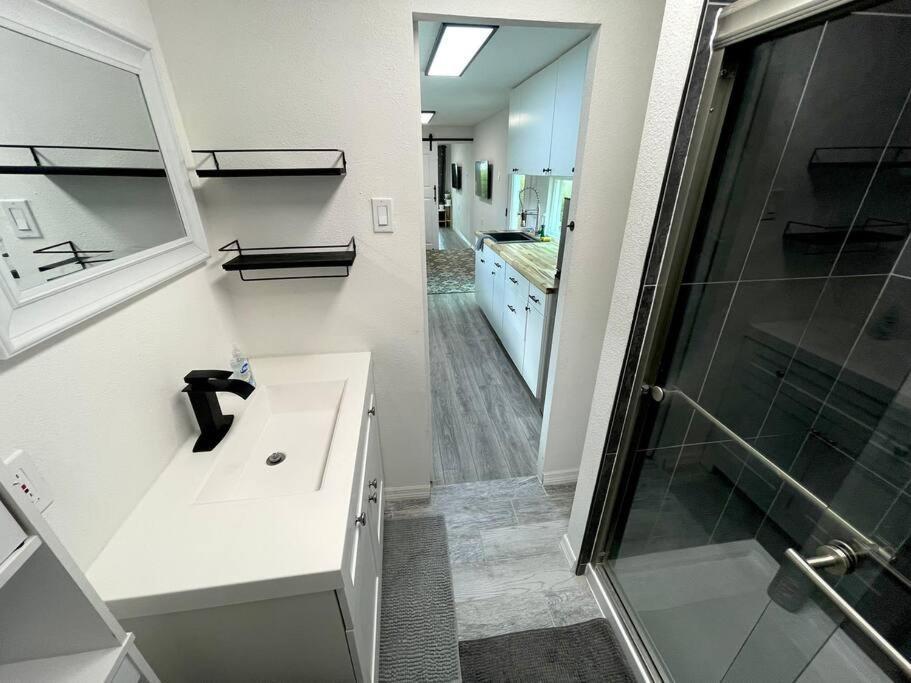 1Bed 1Bath Container Home Centrally Located Cypress Gardens Kültér fotó